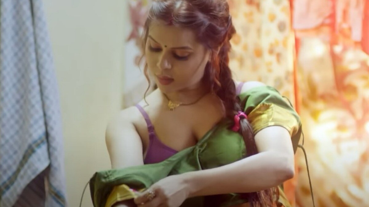 Khuli Khidki trailer: A hot bhabhi, Meena Bauji, is in demand