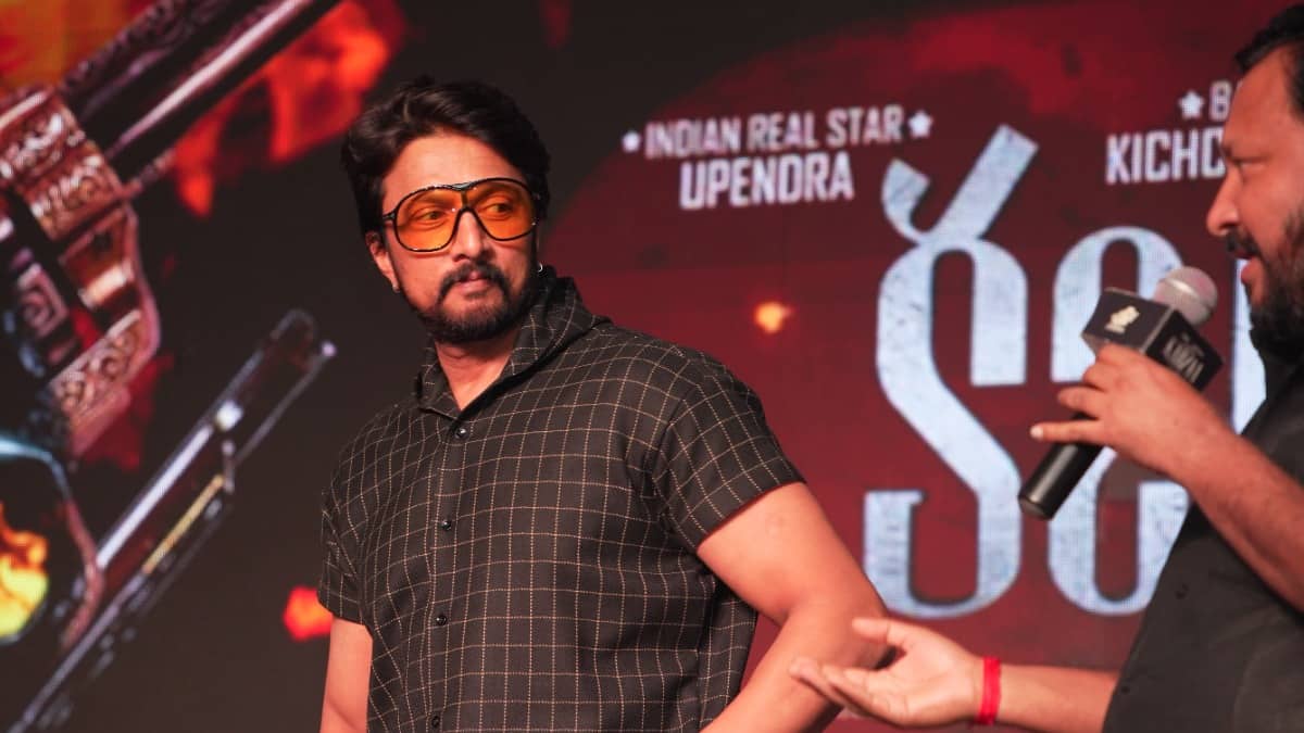 https://www.mobilemasala.com/movies/Kiccha-Sudeep-congratulates-R-Chandru-on-launch-of-5-films-collaboration-beda-say-fans-i209524