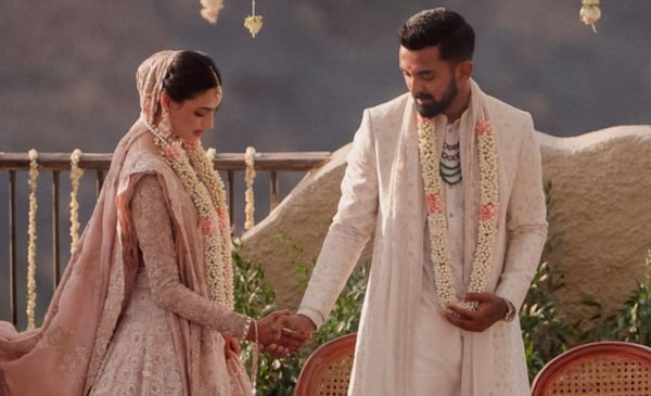 KL Rahul and Athiya Shetty get hitched! Stunning wedding pictures out