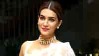 Kriti Sanon remembers her debut with Mahesh Babu, 1 Nenokkadine, while promoting Bhediya in Telugu