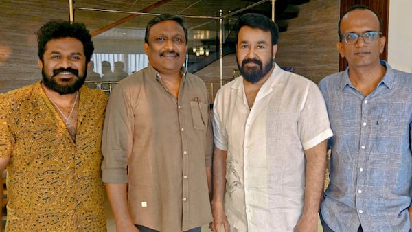 L 360: Mohanlal with the team