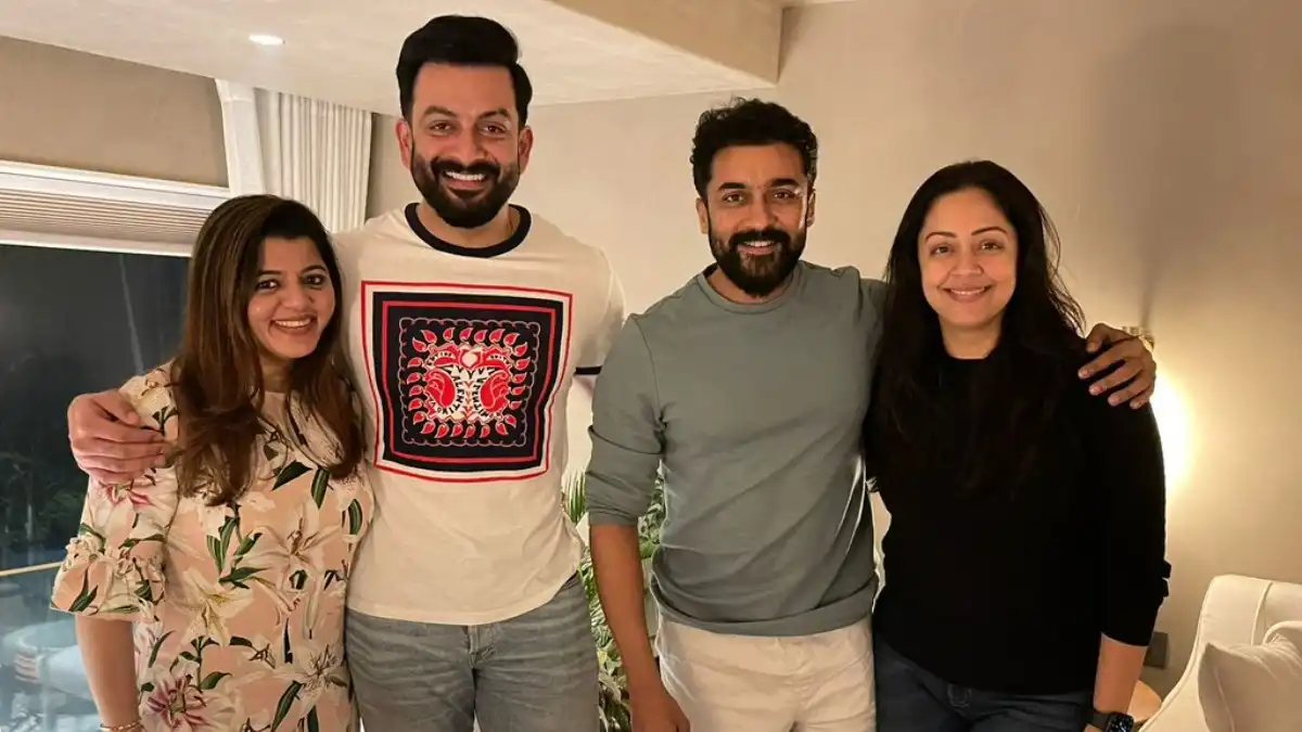 Mozhi co-stars Prithviraj and Jyotika get together after a decade along with Suriya and Supriya; picture breaks the internet