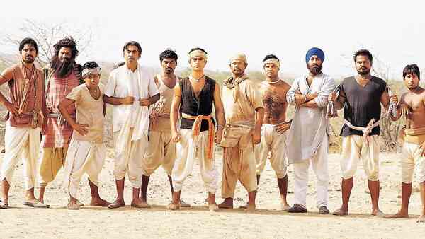 Lagaan: Aamir Khan, Ashutosh Gowariker celebrates 21 years of the period sports drama with its team