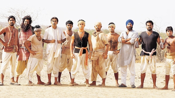 Lagaan: Aamir Khan, Ashutosh Gowariker celebrates 21 years of the period sports drama with its team