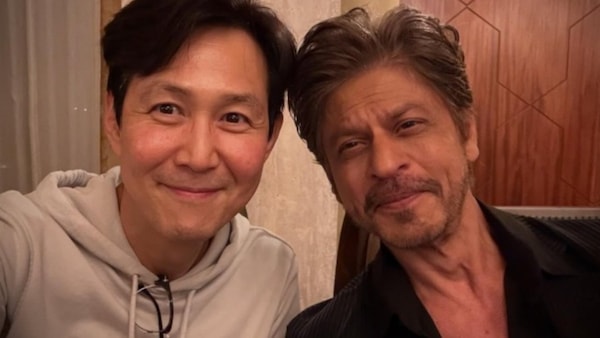 Shah Rukh Khan's selfie with Squid Game actor Lee Jung-jae takes the internet by storm | See viral pic