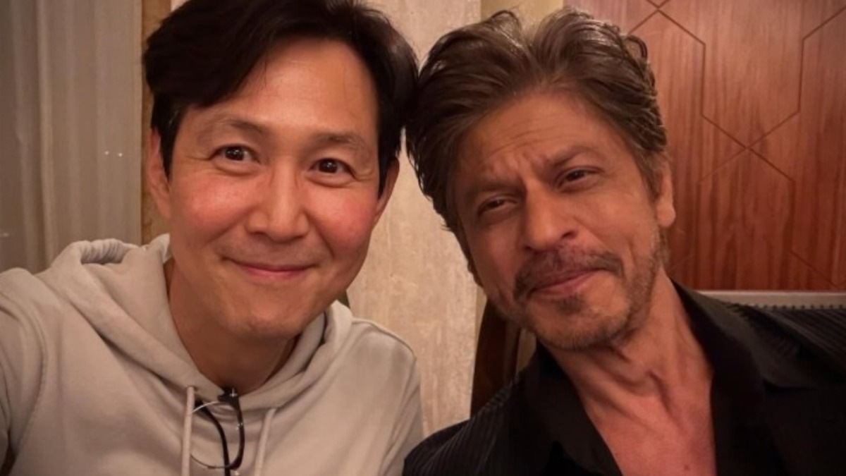 Shah Rukh Khan's selfie with Squid Game actor Lee Jung-jae takes the internet by storm | See viral pic