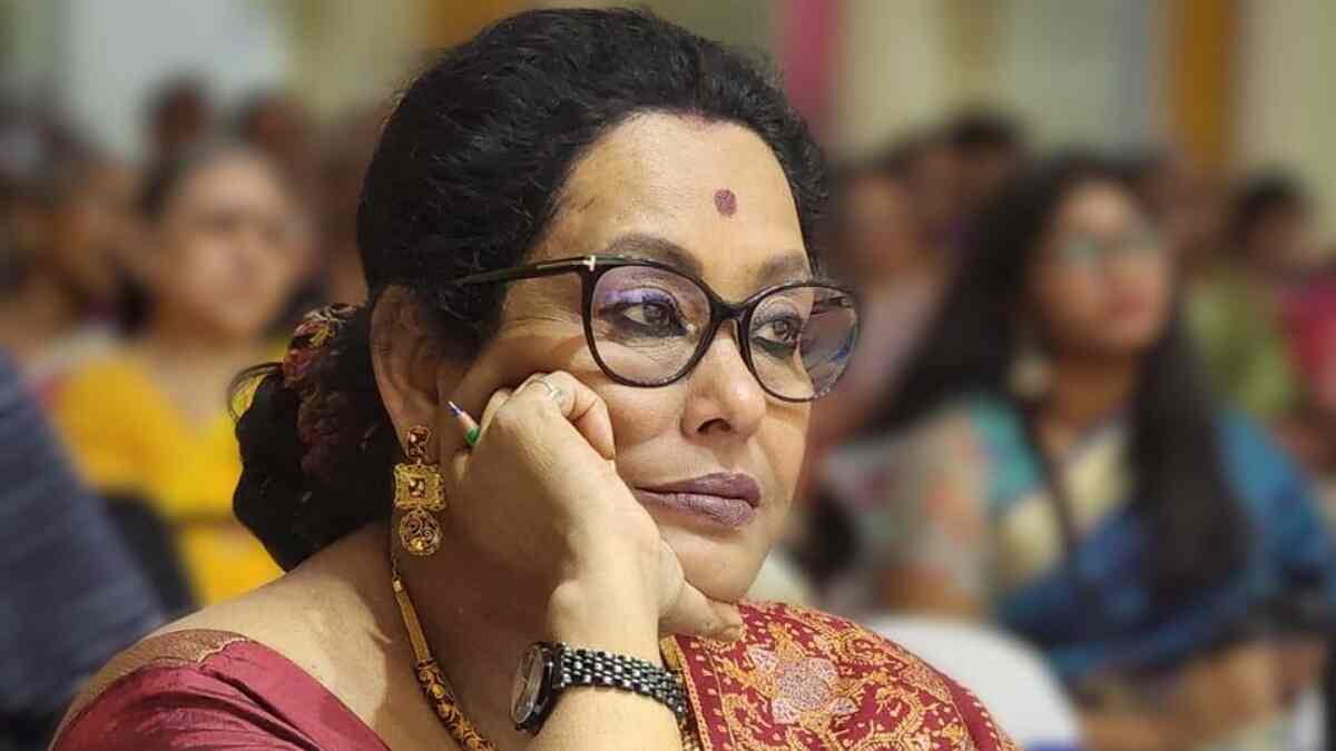 "আমার লেখার ধরন আলাদা, চারজন লোক কম দেখলে কিছু হবে না!"—‘চিরসখা’তে পরকীয়া প্রসঙ্গে স্পষ্ট বার্তা দিলেন লীনার! 2 Bengali serial