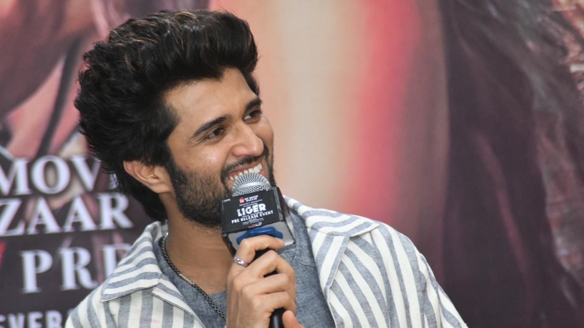 When Vijay Deverakonda was amazed by the press meet under the trees and pretty journalists in Bengaluru