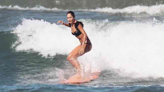 Lisa Haydon looks uber hot surfing like a pro in her bikini vacation photos from Bali 