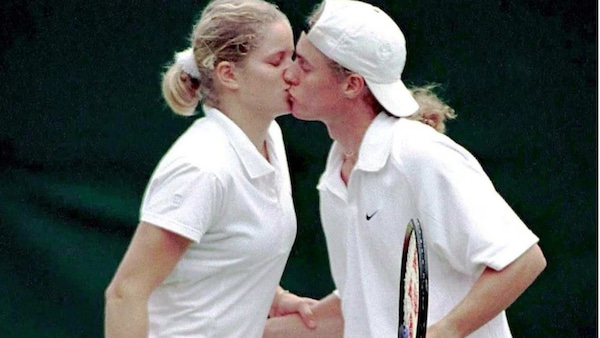 Lleyton Hewitt & Kim Clijsters dated each other from 2000 to 2004. Image | ABC News