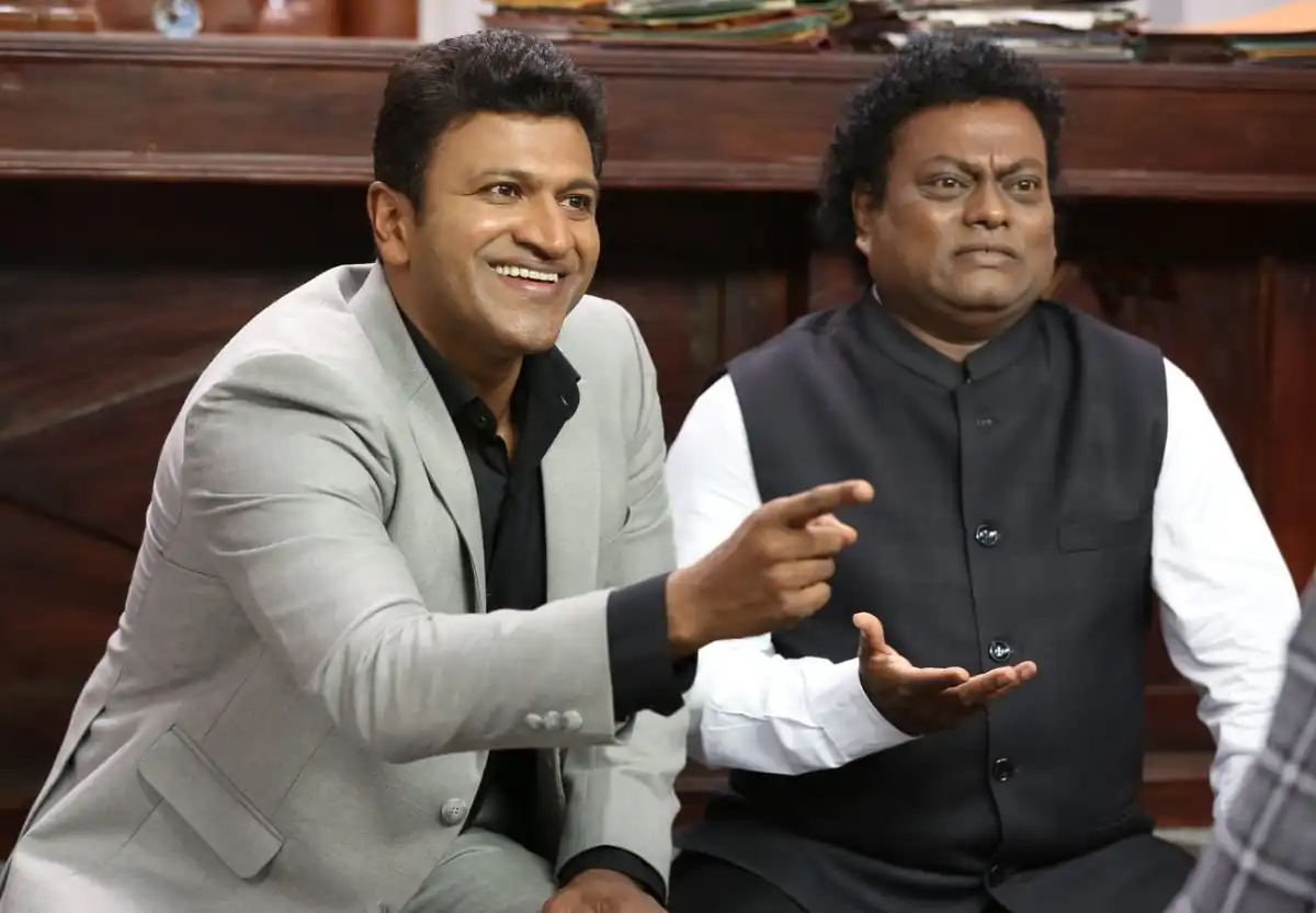 Watch 'God' Puneeth Rajkumar channel his funny side in the latest Lucky Man Trailer