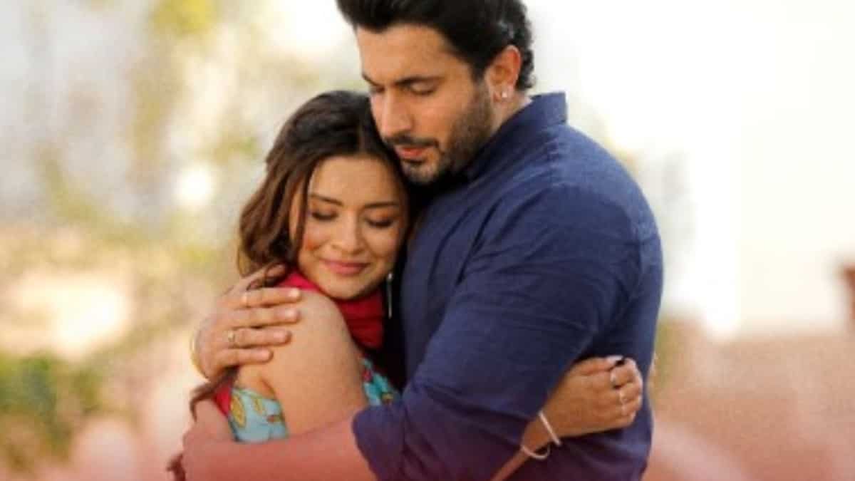https://www.mobilemasala.com/movie-review/Luv-Ki-Arrange-Marriage-review-Sunny-Singh-and-Avneet-Kaurs-film-takes-a-chapter-out-of-Sooraj-Barjatya-movies-but-forgets-to-rehash-it-i272489