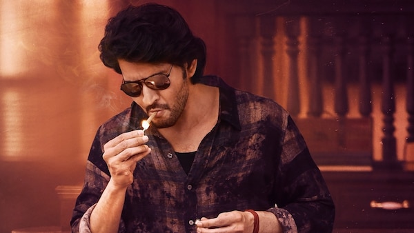 Guntur Kaaram: Mahesh Babu’s new birthday poster has him donning a lungi and smoking a cigarette in style