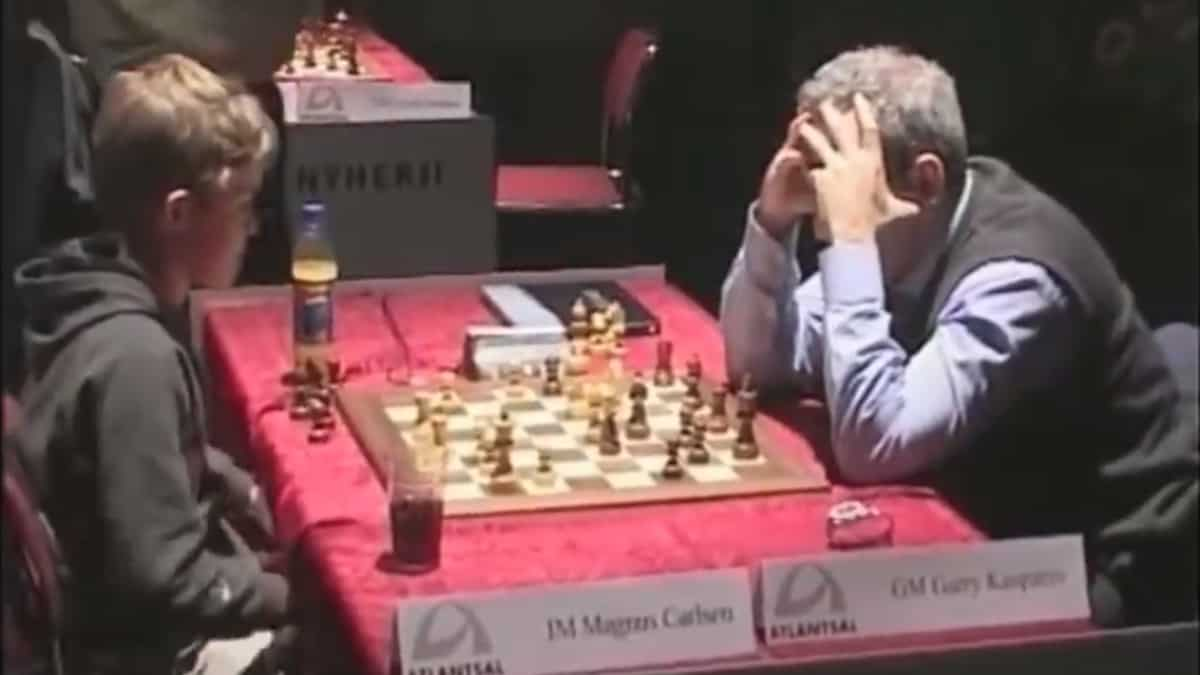 Magnus Carlsen arrives late for chess game and still beats