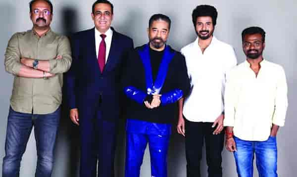 Mahendran, Kamal Haasan, Sivakarthikeyan and Rajkumar Periyasamy are seen