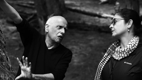 Mahesh Bhatt, Pooja Bhatt