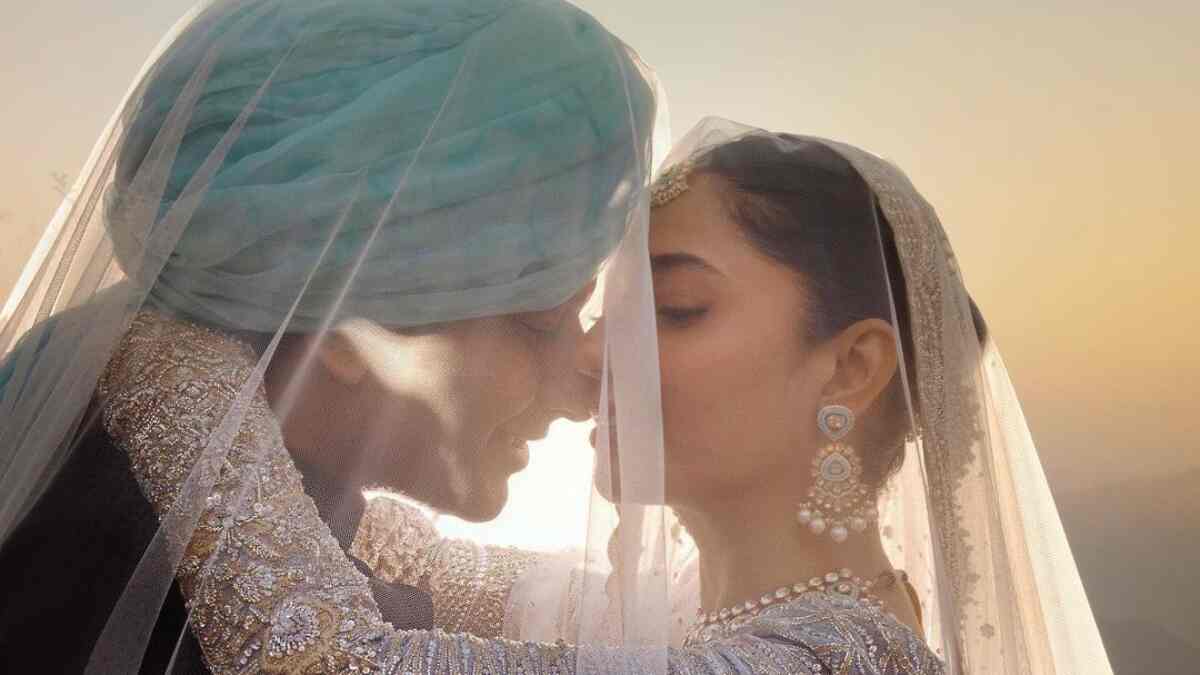 Raees actor Mahira Khan looks ethereal as she shares FIRST picture with Salim Karim in a shimmery wedding outfit