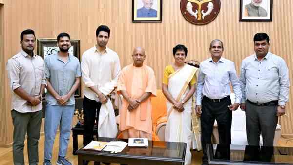 UP CM Yogi Adityanath felicitates Major team, Sandeep Unnikrishnan’s parents