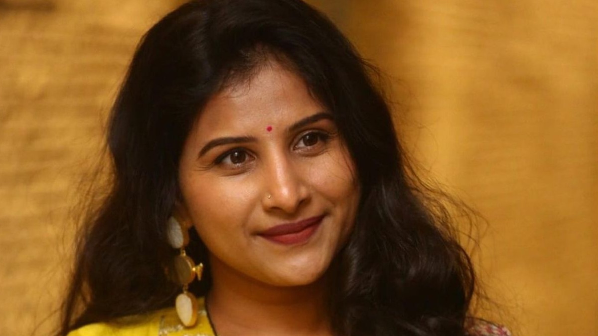 Singer Mangli denies that she was attacked at an event in Ballari