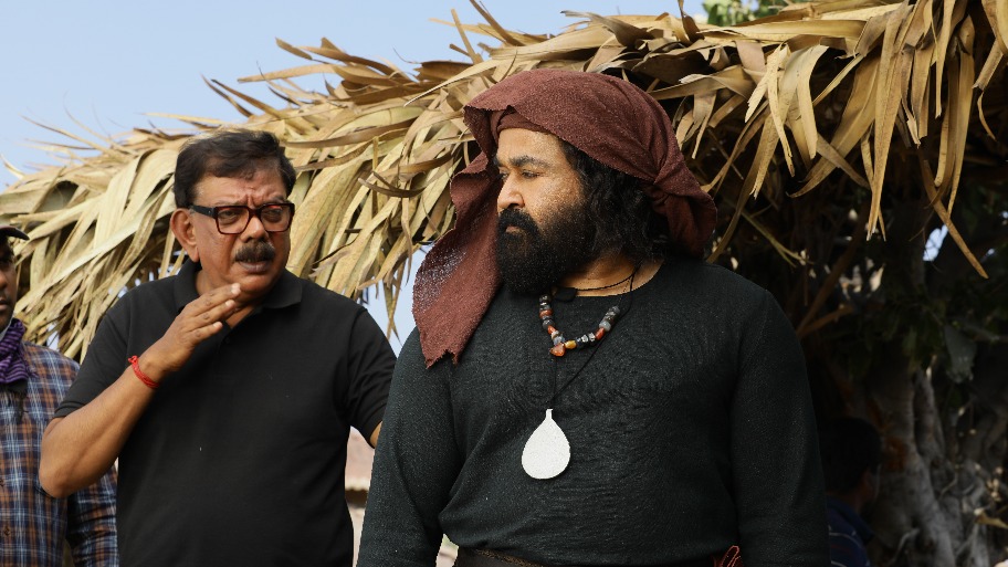 Priyadarshan and Mohanlal on the set of Marakkar