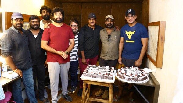 Mark Antony: Vishal and Sunil wrap up their portions, celebrate the occasion by cutting a cake