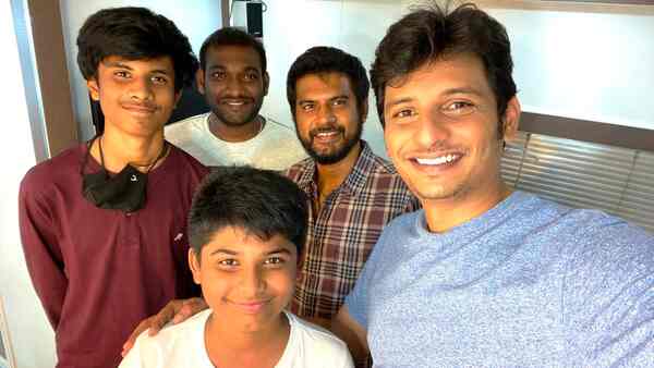 Medhavi: THIS leading production house takes over Pa Vijay's film starring Jiiva, Arjun and Raashi Khanna