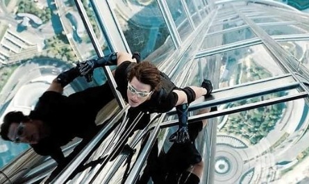 Which iconic tourist landmark was this scene filmed at?