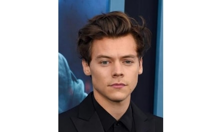 With which artist did Phoebe Waller-Bridge collaborate on a music video in 2021 titled Treat People with Kindness?