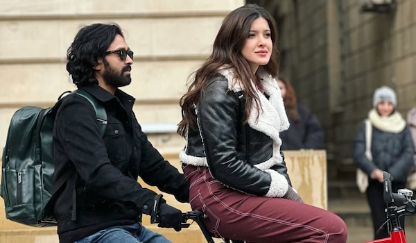 Vikrant Massey and Shanaya Kapoor on the sets of Aankhon Ki Gustaakhiyan