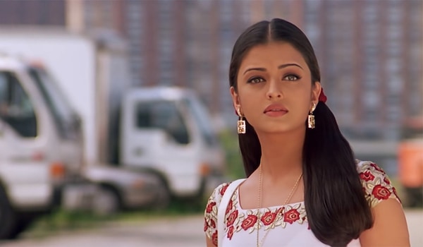 Aishwarya Rai Bachchan in a still from Aa Ab Laut Chalen