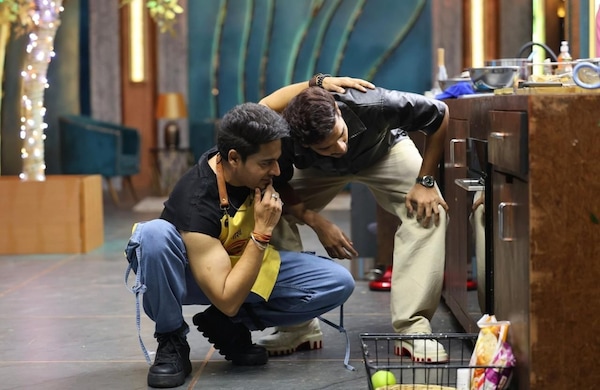 Munawar Faruqui on the sets of Celebrity MasterChef