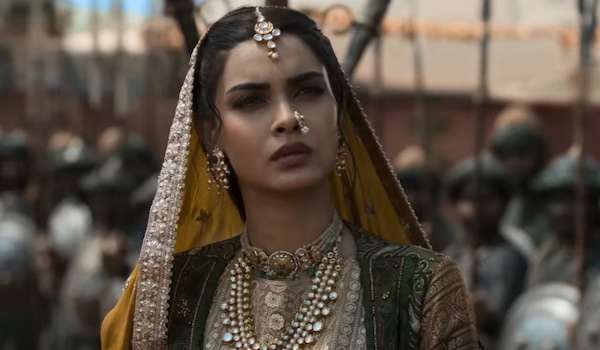 Diana Penty as Zinat-un-Nissa Begum