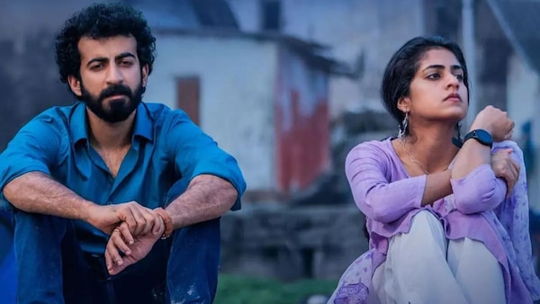 Still from Ithiri Neram.