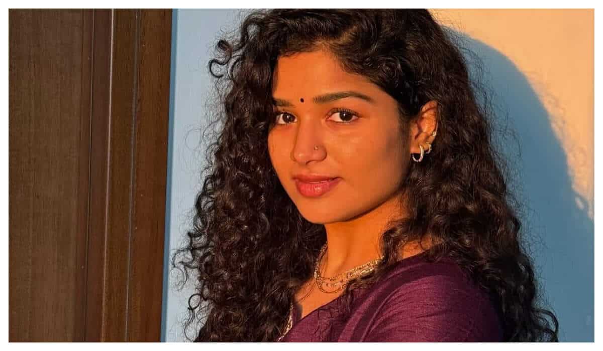 https://www.mobilemasala.com/film-gossip/Dhondora-Tacliemed-singer-Aditi-Bhavaraju-Shine-Ni-Her-First-Film-Roll-i377232