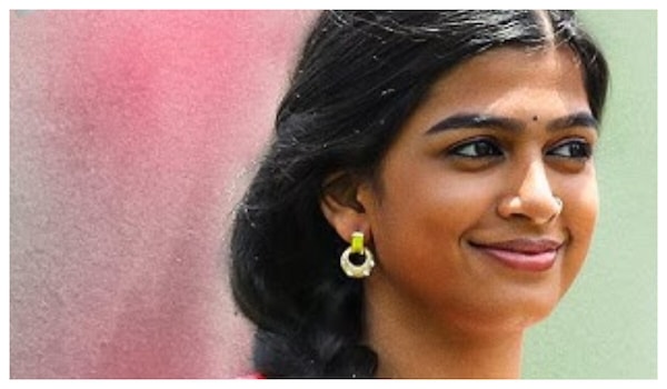 Ananthika Sanilkumar shines in 8 Vasantalu