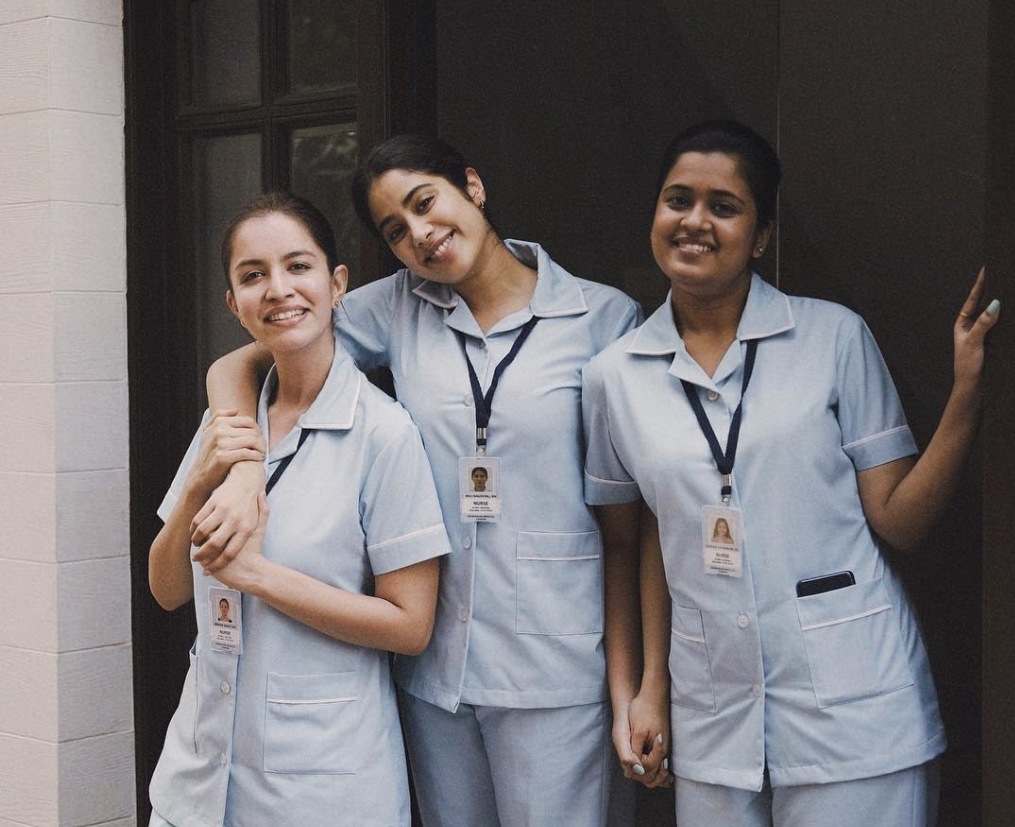 Which Janhvi Kapoor movie is a remake of the Malayalam movie 'Helen'?