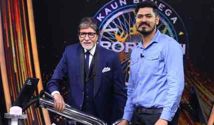 Kaun Banega Crorepati 16: Hrithik Roshan fan Ashutosh Singh dances his way to Amitabh Bachchan's heart