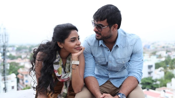Still from Mayaanadhi.
