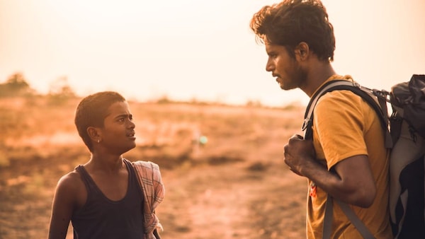 Still from Nodidavaru Enanthare.