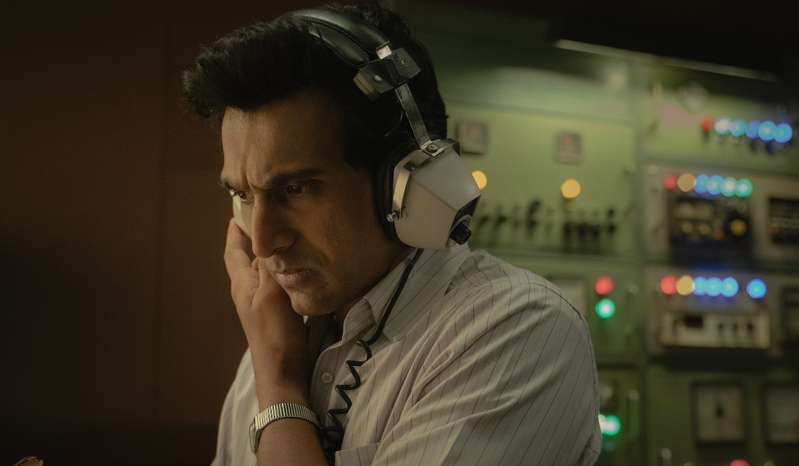 Saare Jahan Se Accha review: Pratik Gandhi anchors a safe spy thriller that avoids real risks