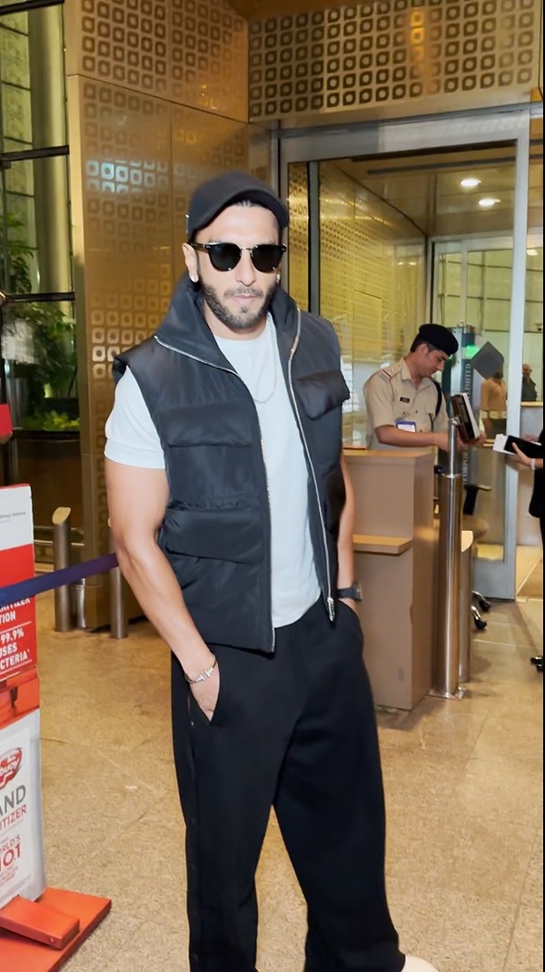 Ranveer Singh at Mumbai airport (Courtesy: Manav Manglani)