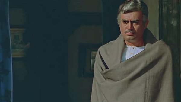 Stills from Sholay.
