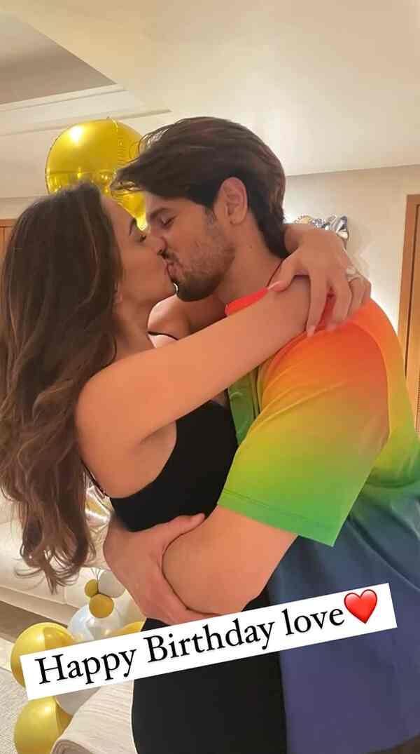 Sidharth Malhotra celebrates his birthday with Kiara Advani