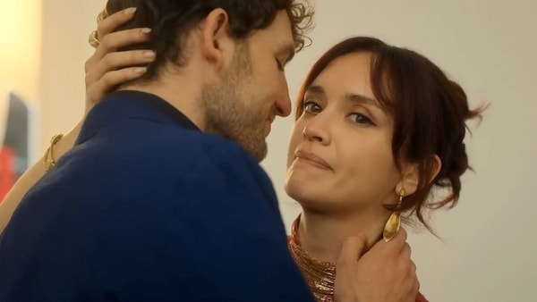 Still from The Girlfriend.