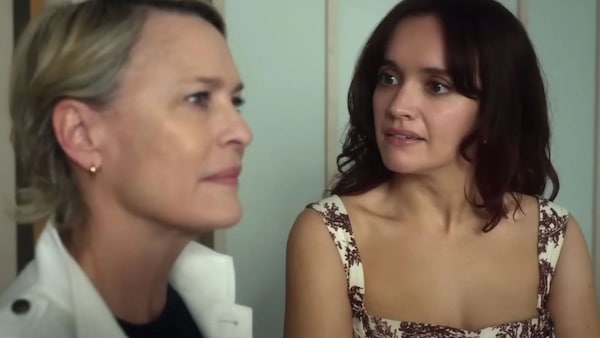 Still from The Girlfriend.