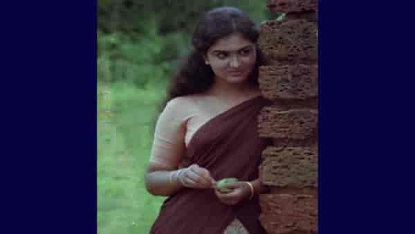 Urvashi in Ponmuttayidunna Tharaavu.