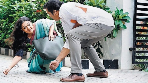 Still from Varane Avashyamund.