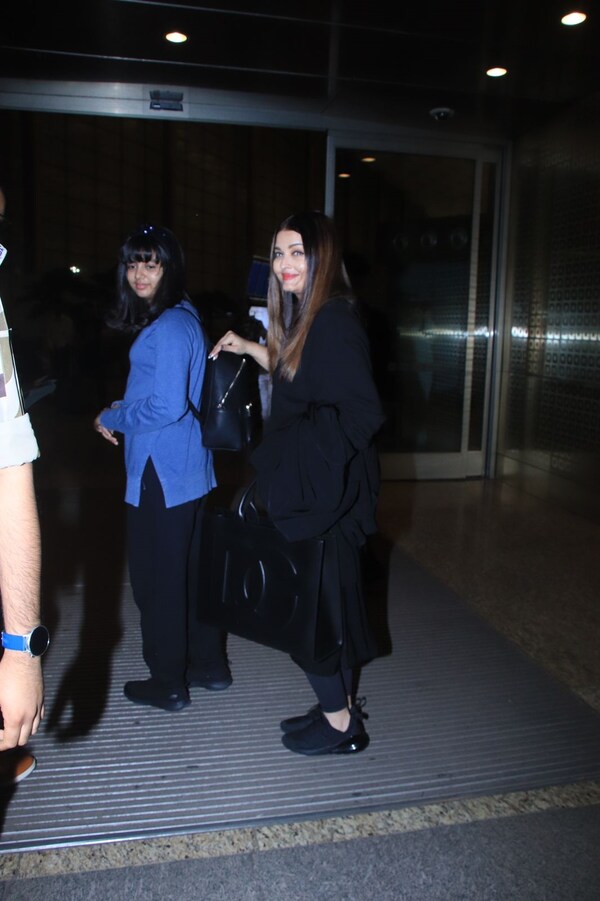 Photos: Aishwarya Rai Bachchan and Aaradhya Bachchan's chic