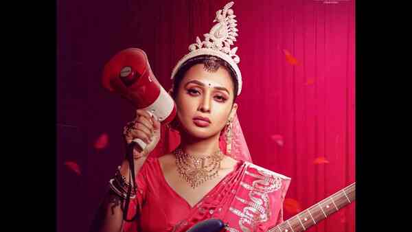 Mimi Chakraborty dresses up like a bride, announces her new music video