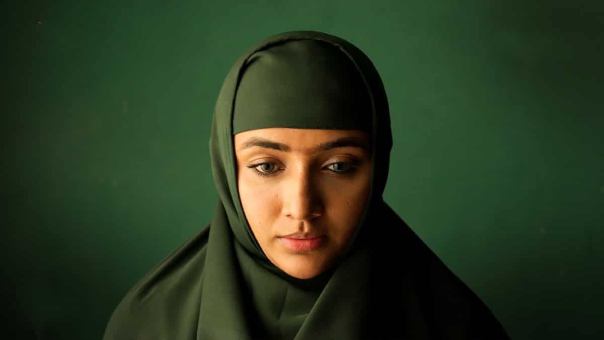 Burqa trailer: Kalaiyarasan, Mirnaa's forthcoming romantic drama on aha ...